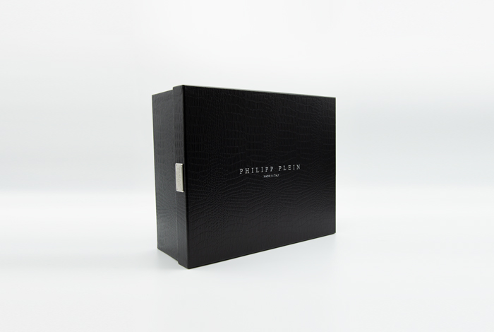 kundner-kartonagen-packaging-for-brands-verpackungen-philipp-plein-2